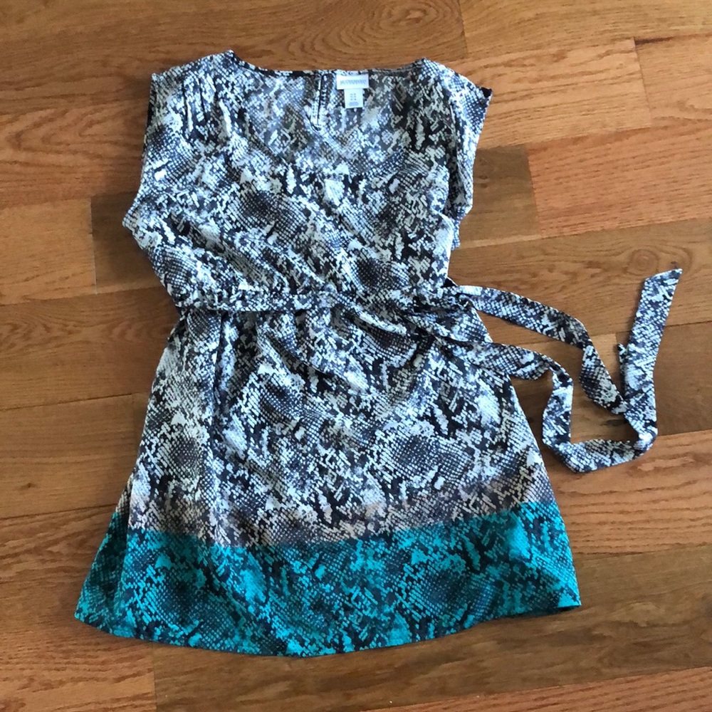 Maternity sleeveless top